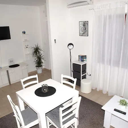 Anuska 아파트 마카르스카